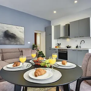 D&a Luxury With Free Parking Apartament